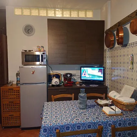 Piazza 2 Apartment *