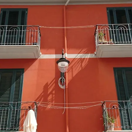 Piazza 2 Apartment *